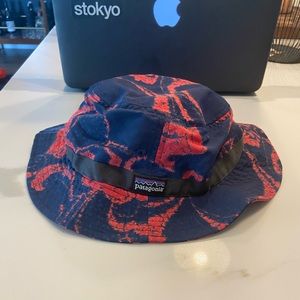 Patagonia bucket hat.